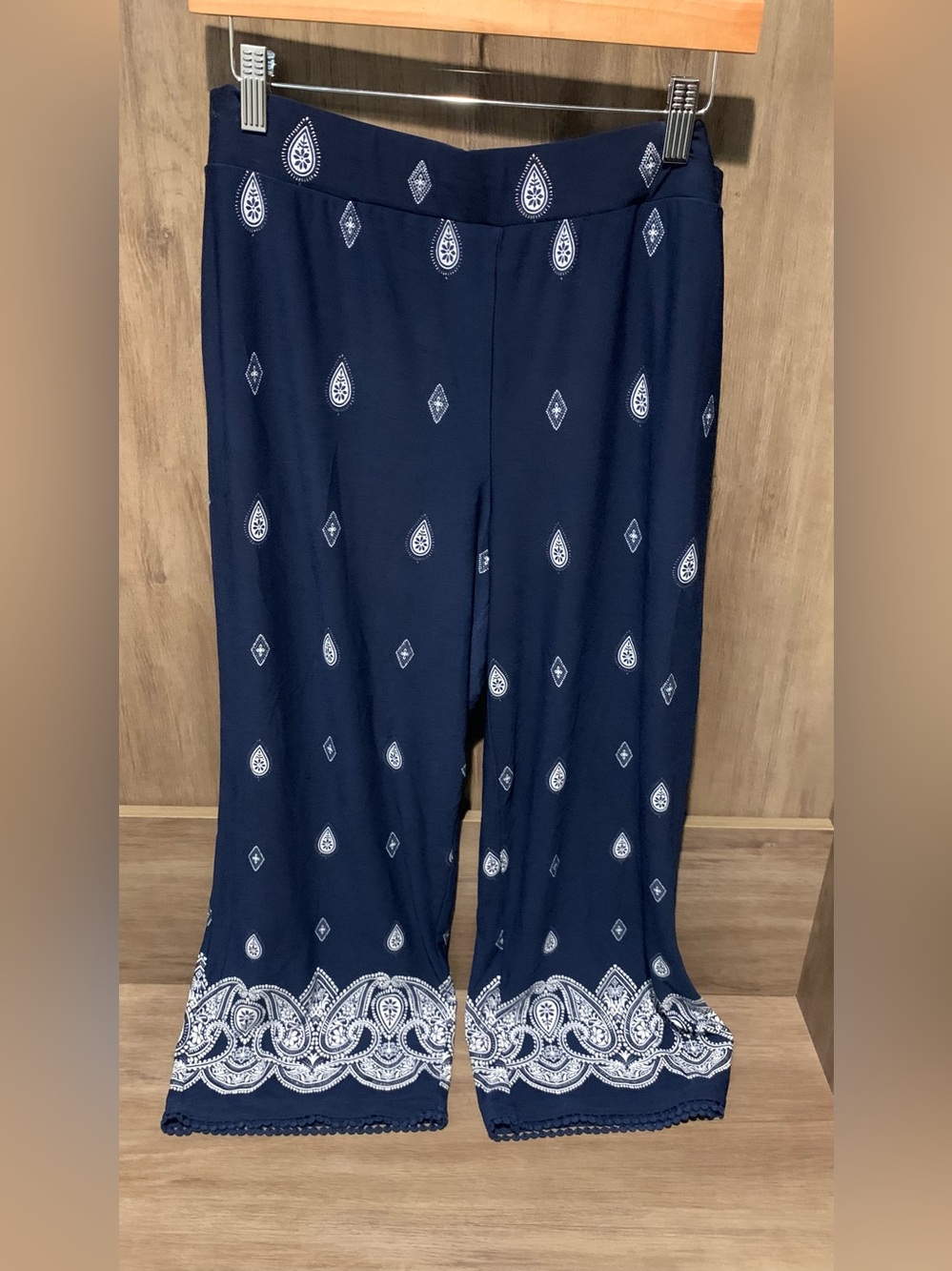 SIZE L Susan Graver® Women's Blue Paisley Pants NEW Spandex Wide Leg⁠ - Picture 2 of 8